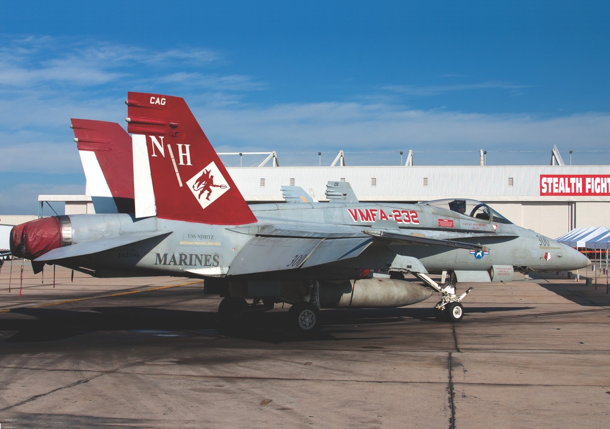  Academy 12520 - USMC F/A 18A+ VMFA-232 RED DEVILS (1:72)