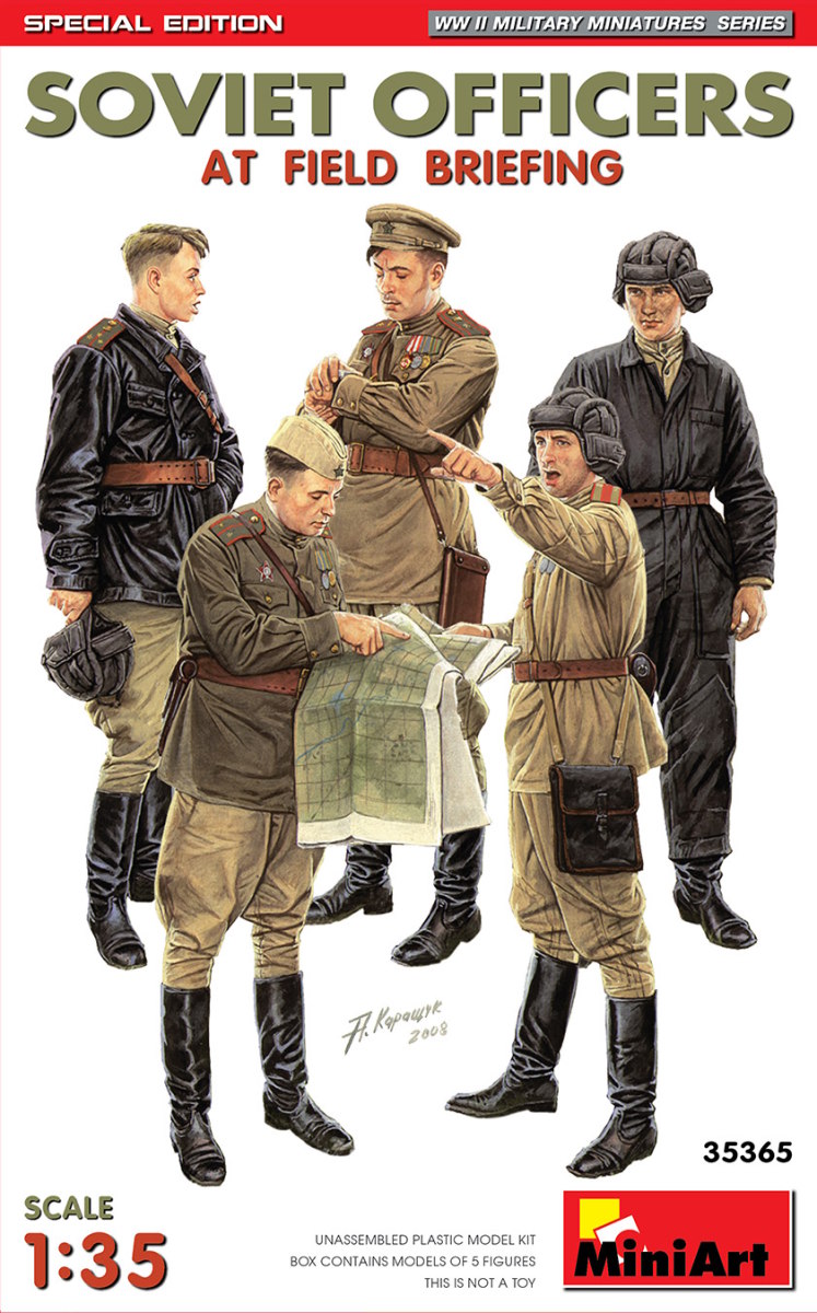 1/35 SOVIET OFFICERS AT FIELD BRIEFING. SPECIAL EDITION - Miniart