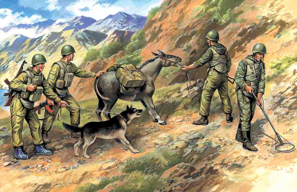 1/35 Soviet Sappers (1979-1988) (4 figures - 3 soldiers, 1 sapper, donkey figure, dog figure)